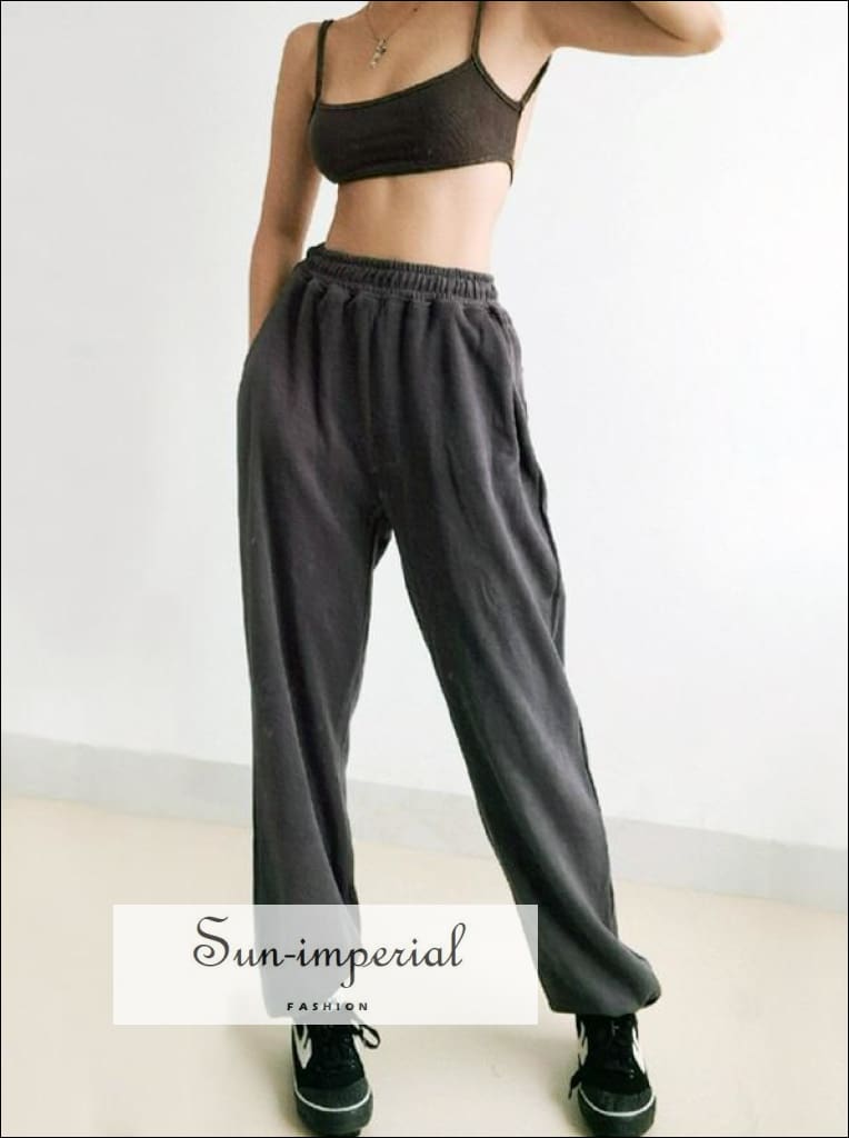 Women's Sleeveless Crop Top with Cuffed Sweatpants Activewear Set