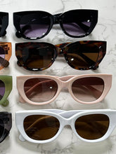 Women's Cat Eye Polycarbonate Frame Sunglasses - Sun Imperial product photo 10