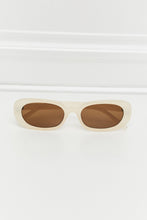 Women's Oval Full Rim Sunglasses - Sun Imperial product photo 10