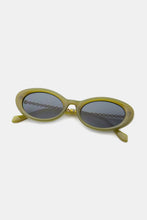 Women's Polycarbonate Frame Cat-Eye Sunglasses - Sun Imperial product photo 2