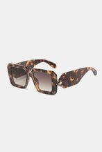 Women's Polycarbonate Frame Square Sunglasses - Sun Imperial product photo 5