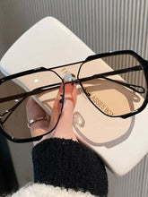 Women's UV Protection Oversized Sunglasses - Sun Imperial product photo 1