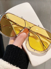 Women's UV Protection Oversized Sunglasses - Sun Imperial product photo 6