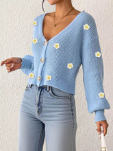 Women's floral cropped cardigan for everyday layering