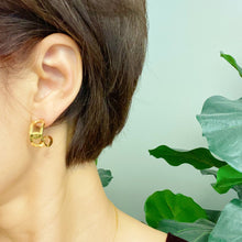 Gold linked hoop earrings - Sun Imperial (photo 2)