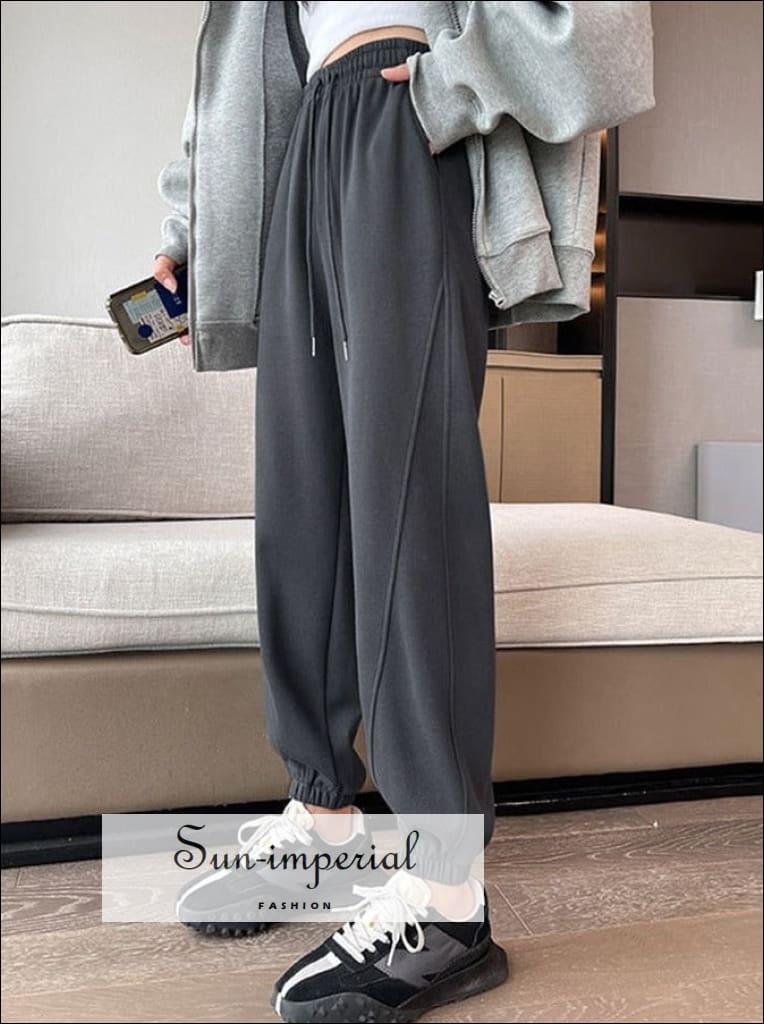 https://sun-imperial.com/cdn/shop/products/straight-leg-white-sweatpants-for-women-autumn-2022-high-waist-oversize-pants-joggers-loose-trousers-streetwear-basic-style-casual-harajuku-punk-sporty-sun-218_764x.jpg?v=1667320063